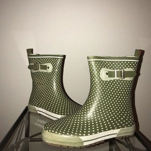 Rain boots
